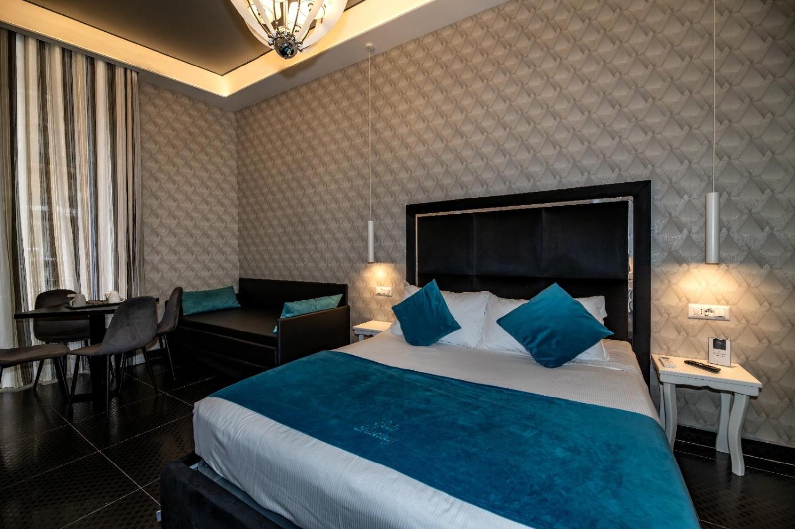 Luna Luxury *